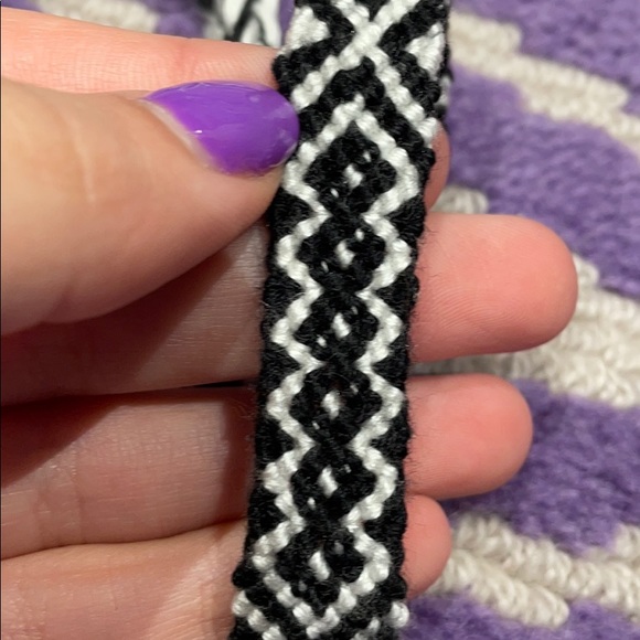 String bracelet - Picture 3 of 5